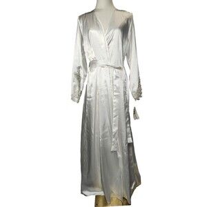NWT FLORA by NIKROOZ STUNNING Silky SATIN IVORY APPLIQUE Trim BRIDAL ROBE S/M